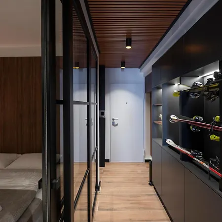 Daire Maraschino - Lux In